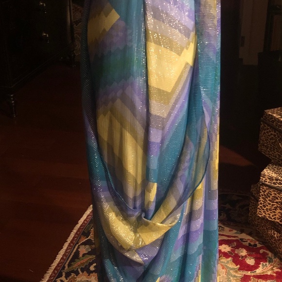 Beautiful colors for an evening or afternoon event - Picture 4 of 6